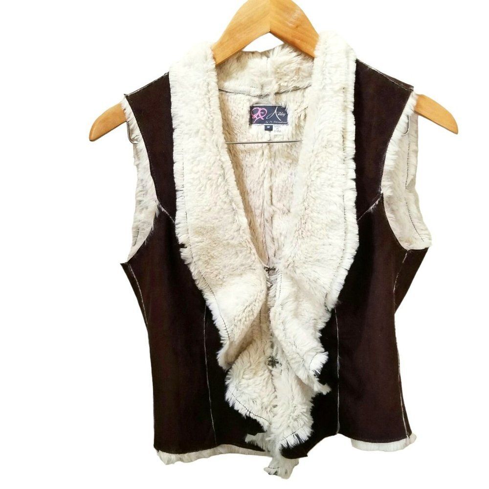 Ashley by 26 Internationa Faux Suede Shearling Vest Size M - Picture 1 of 5